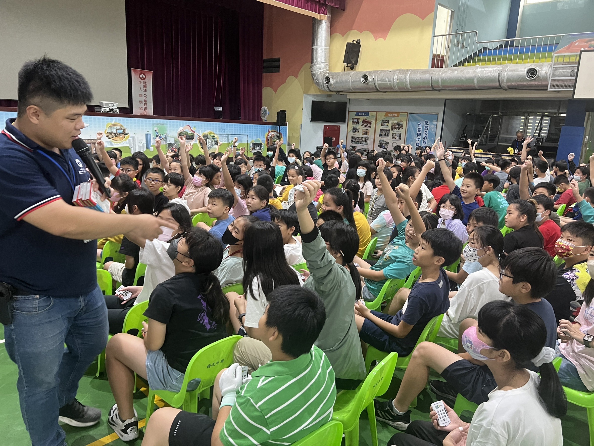 我叫小乖 但是我以前一點都不乖